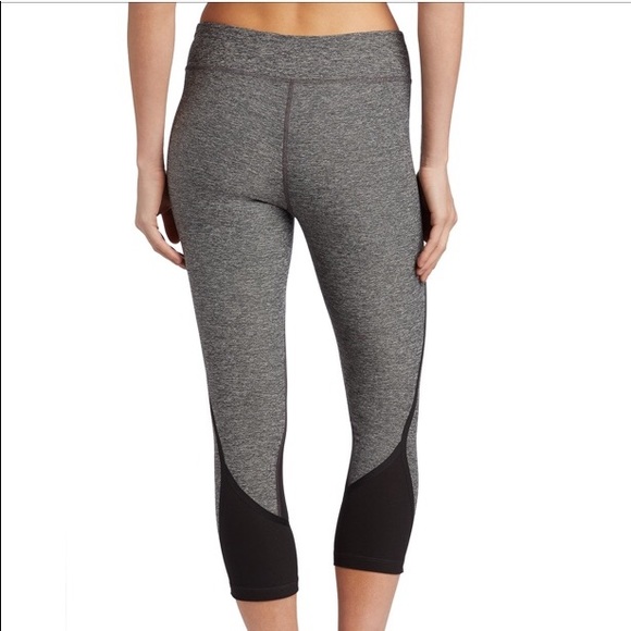 The North Face Dynamix Capri Leggings - Picture 2 of 8